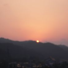 山寺で見る日没