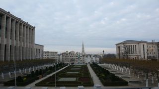 芸術の丘からグランプラスをのぞむ