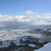 まるで海に向かって滑走♪　海の見えるスキー場