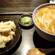 11時開店。１１時に行くと１時間待ち。並ぶ甲斐のあるおいしいうどん。