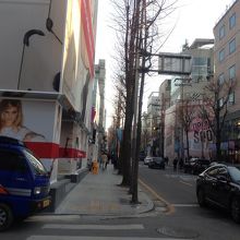 近くで雑誌の撮影？らしき事をしてました♪