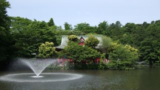 井の頭弁財天は、井之頭公園の中にあります