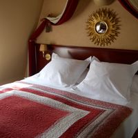 Classic Double Roomのベッドです