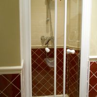 シャワーブースはこんなかんじ