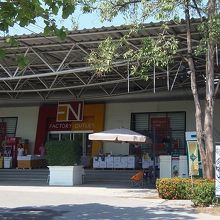 ちょっと見つけにくい店構え