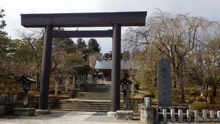 開成山公園の隣