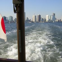 天気の良い日は湾岸の景色を一望できます。