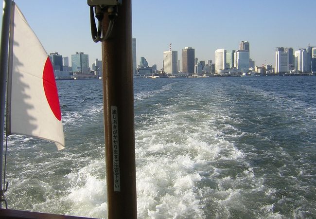 天気の良い日は湾岸の景色を一望できます。