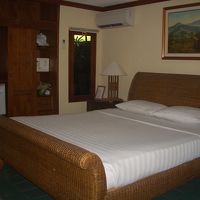 ベッドに占領されてます・・・