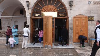 入口は男女別々