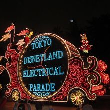 17年も東京ディズニーランドのディズニー 夏祭りへ行ってきた 後編 しかし 前日の誕生日に発表された広報でショックなことが あの大好きなあれがついに W ｳｩｩ 東京ディズニーリゾート 千葉県 の旅行記 ブログ By レッドウイングさん フォートラベル