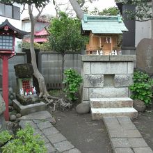 境内は整ってます。お社新しい