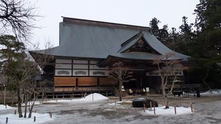 関山 中尊寺 --- 平泉の世界遺産の中心をなす寺院です。