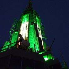 展望台からライトアップされた上部を眺めて