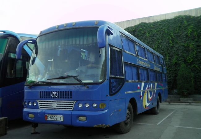 キルギスタン・オシュへの国際バス（寝台バス）