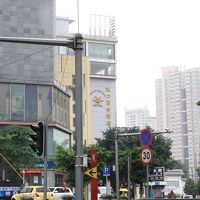 シャワールームと洗面台とすべてガラス張りなので綺麗