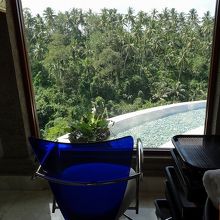 クリームバスは景色を見ながら・・・