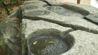 雨上がりの日など行くと、その使い方が暗示される。