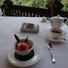 デザートと食後のお茶