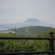 夏涼しく、冬富士山を堪能できる峠！