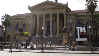 ゴッドファーザーのメロディが・・！