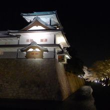 金沢城　菱櫓と夜桜