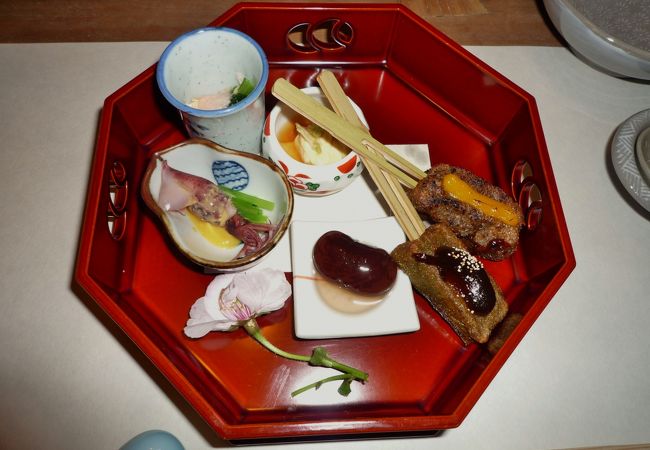 リーズナブルな値段で湯豆腐を！