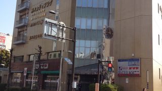 駅前のアクセス抜群な図書館