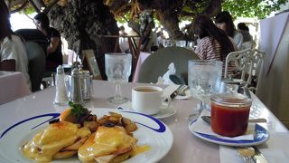 ハワイらしいブランチを食べるならココ。