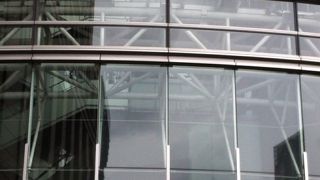 レストランは比較的リーズナブル