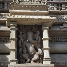 ガネーシャ（ヒンドゥー教の神の一柱）の彫刻