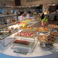 スイーツ類も充実しておりアイスクリームを作ってくれる