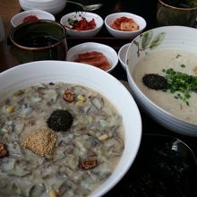 たっぷりあわびのおかゆとカキとキノコのおかゆ