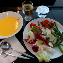 仁川のラウンジは食事が充実