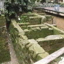 突如現れる遺跡