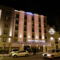 クリスマスシーズンの名残のイルミネーション