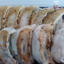 一番右手が海老の餃子です。