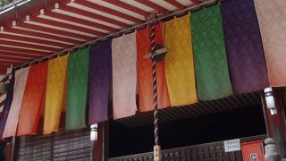 石段は少し厳しいです。