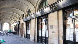 ある意味観光スポットですが、老舗ながら美味しい！お勧めはランチタイム。