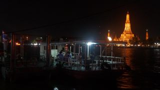 夜の川風が気持ちいい！