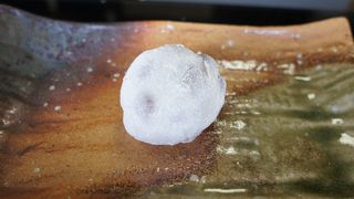 塩味にこだわった豆大福の文字が目に入って