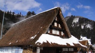 相倉地区と菅沼地区の中間あたりにある