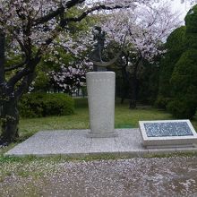 詩碑もあります。