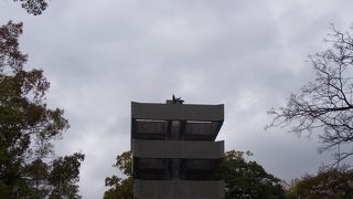 学徒を慰霊しています。