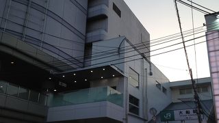 駅中も駅外も見どころが多いです