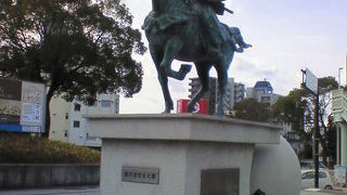 和歌山の躍動感溢れる「暴れん坊将軍」像