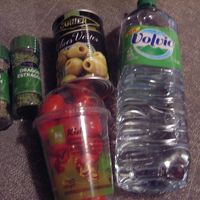 近くに小さいスーパーがある