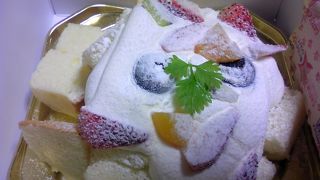 人気のケーキ屋さん：ピエール プレシュウズ