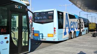 エル・プラット空港～市内往復に利用しました。