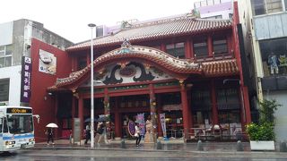 沖縄独特のお菓子が沢山有ります。